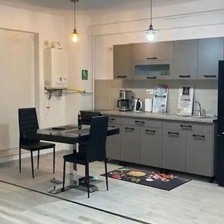 Apartament Intr-O Zona Rezidentiala Linistita 雅西 外观 照片